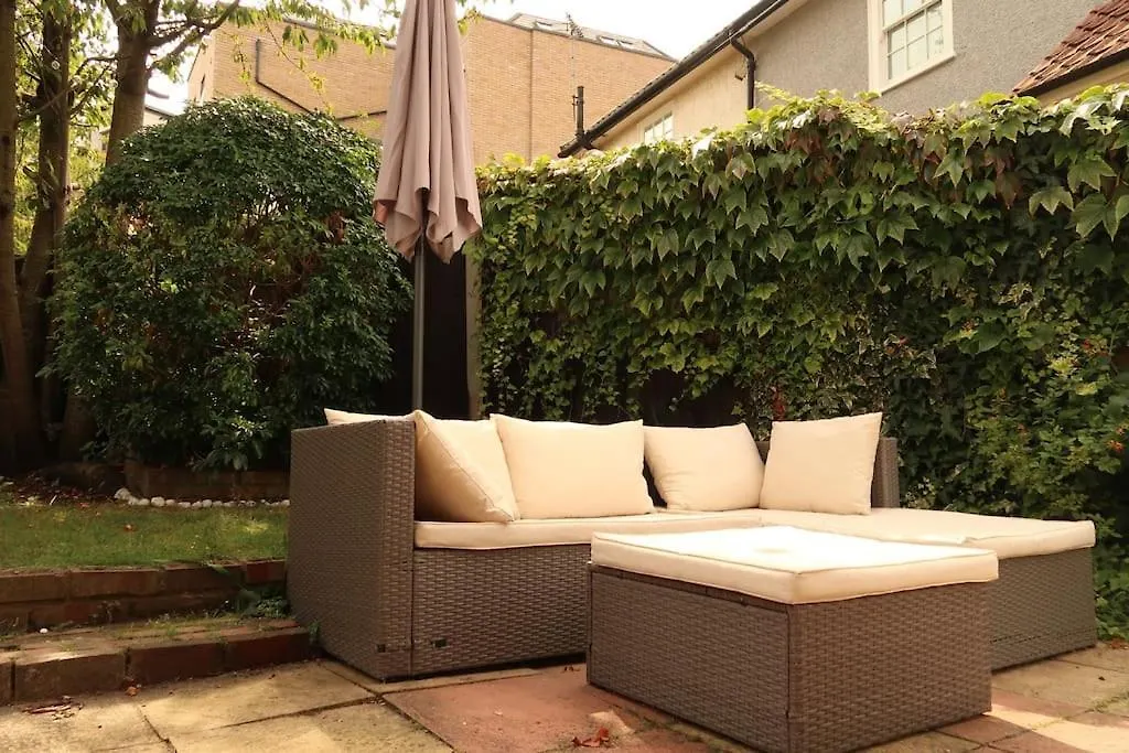 Cosy Home In London 0*,  United Kingdom