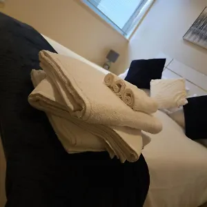 Comfy Spacious In Canary Wharf Apartment