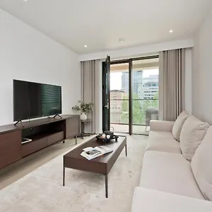 Elegant And Modern In Canary Wharf Right Next To Thames Apartment