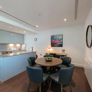 Charles Hope Canary Wharf South Quay Apartment