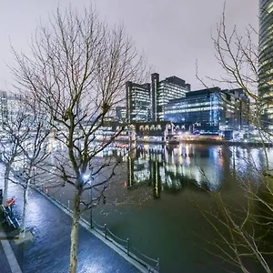 Canary Wharf - Luxury Apartment