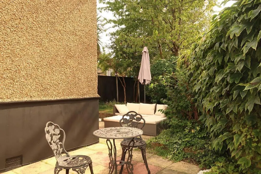 Cosy Home In London