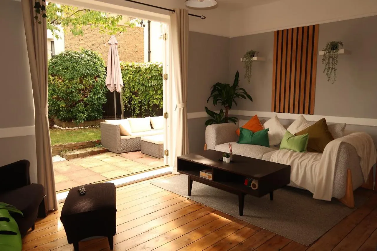 Holiday home Cosy Home In London United Kingdom